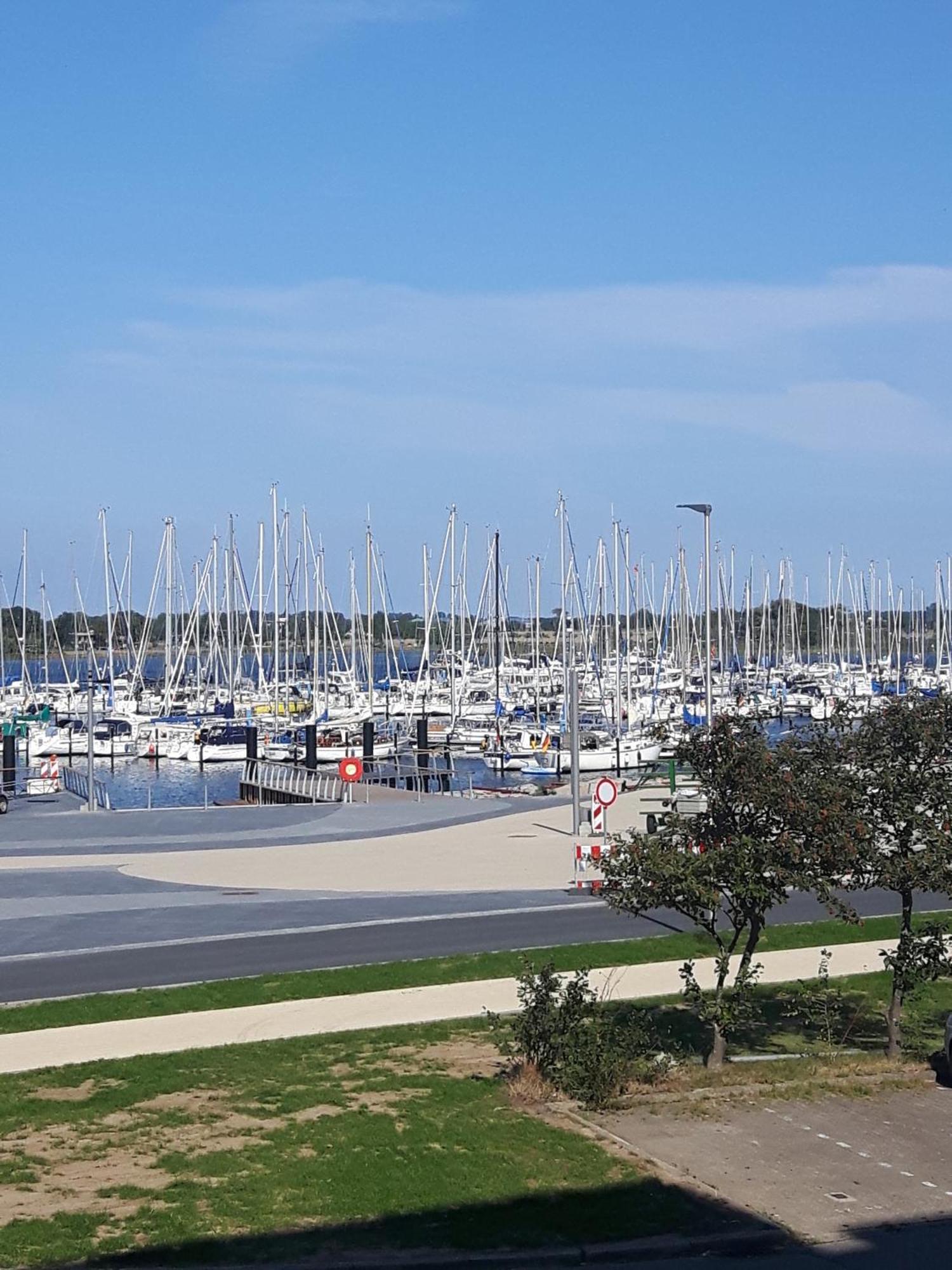 Genua Apartamento Burgtiefe auf Fehmarn Exterior foto